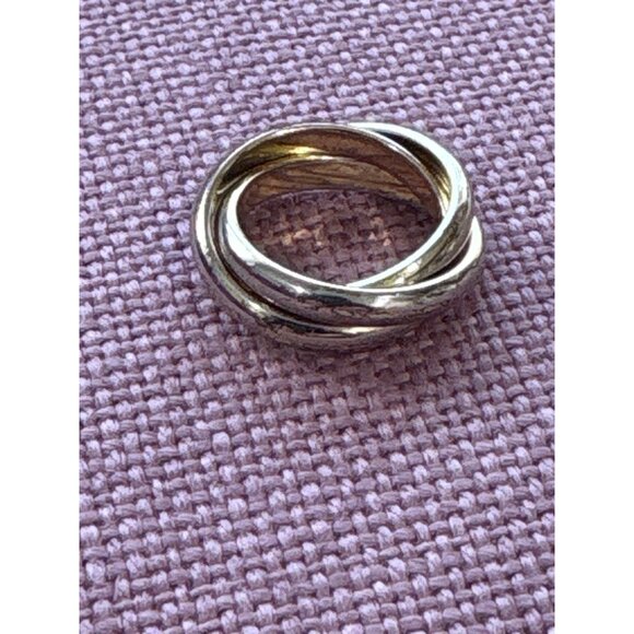 SHASHI Leah Ring in Gold Size 6 Womens 3 interlock bands - Picture 4 of 7